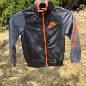 Youth Nike jacket for kids 6 to 7 years old.